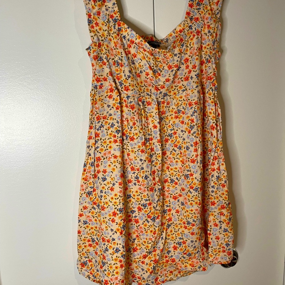Flower printed summer dress 🌸 👗 ☀️ size medium